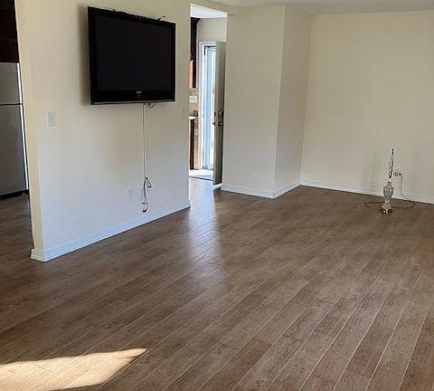 3rd image of 81 Aspinwall St Floor 2