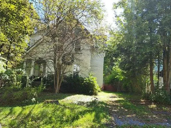 17 Ogden St, Walton, NY 13856