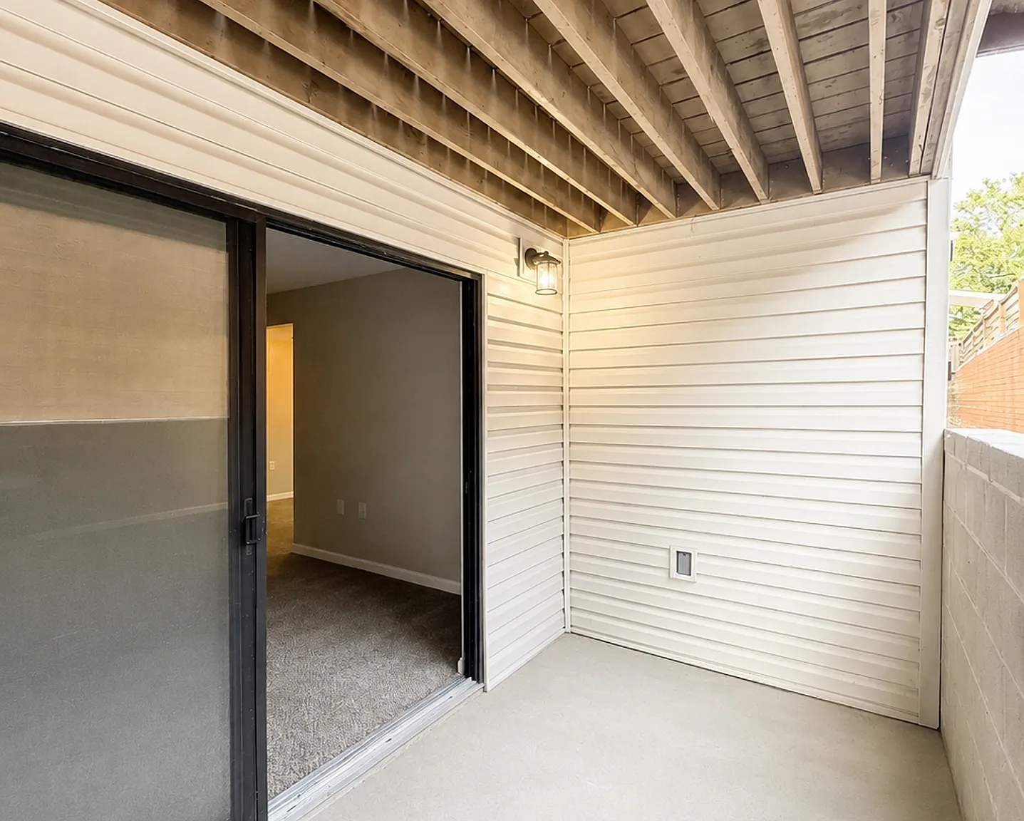 The Oaks Apartments — Photo 4