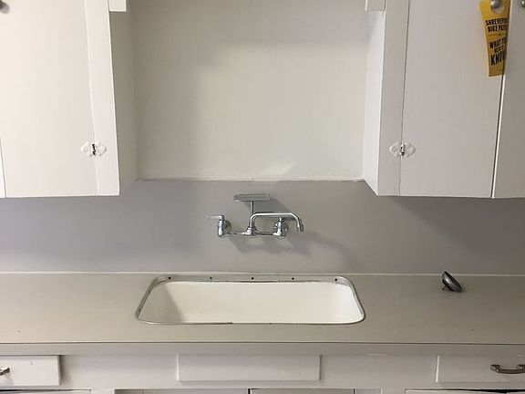 4th image of 660 Ockley Dr APT 7