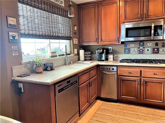 4th image of 24658 Brighton Dr Unit B