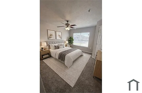 Building Photo - 311 N Vista Dr
