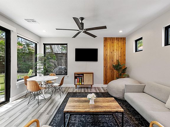 5th image of 2202 Santa Rita St