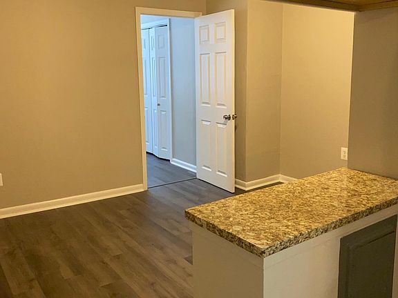 4th image of 2322 S 15th St Floor 2