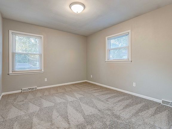 5th image of 4314 Hawthorne Dr