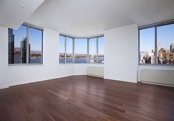 5th image of 561 10th Ave APT 39J