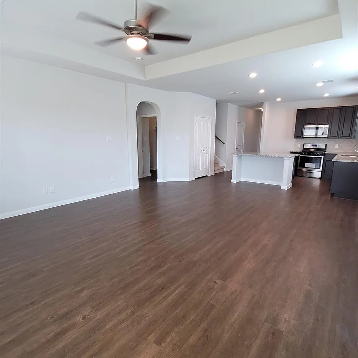 3 bed, 2.5 bath, 2052 sqft, $2,250 — Photo 4