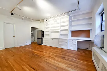 Rented by Warburg