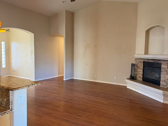 4th image of 8081 S Fairfield Cir
