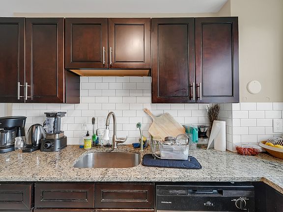 4th image of 4422 McPherson Ave #503
