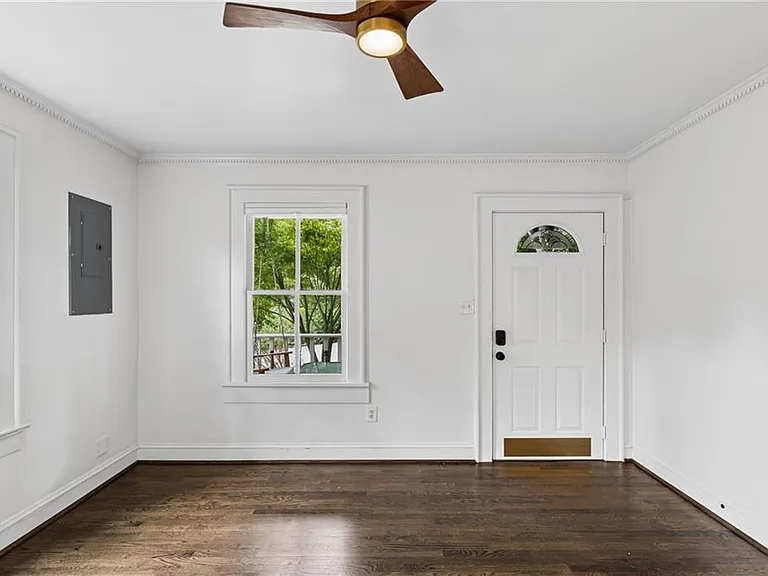 816 Virgil St NE — Photo 10