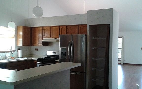 5th image of 726 Juniper Ln