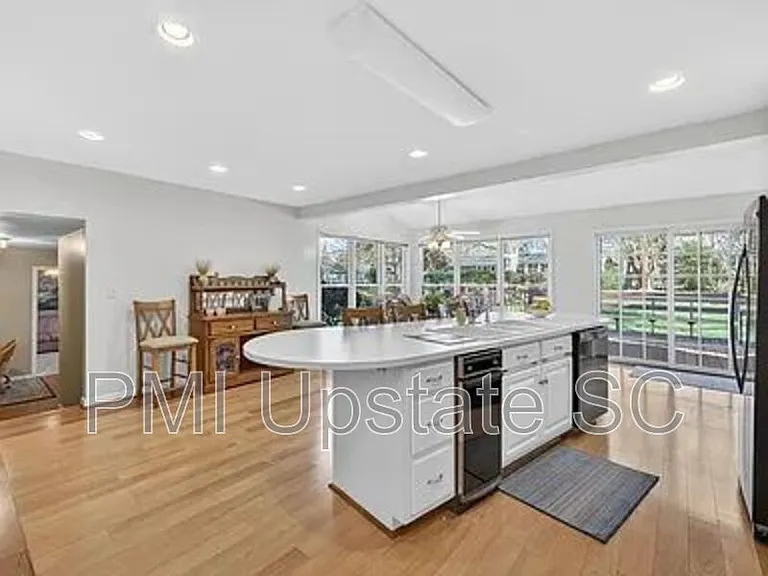 7 Tara Ave — Photo 6