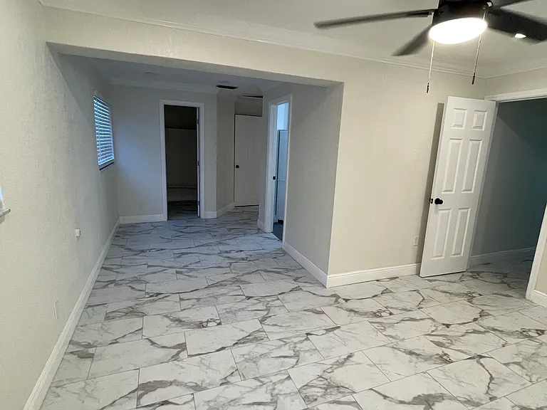 365 NW 4th Ct — Photo 11