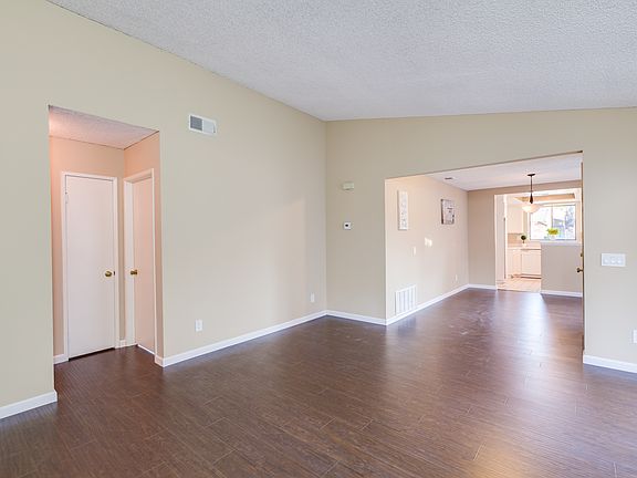 5th image of 498 Cherry Vista Dr