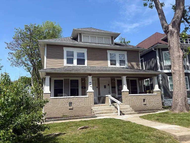 3130 N Park Ave — Photo 2