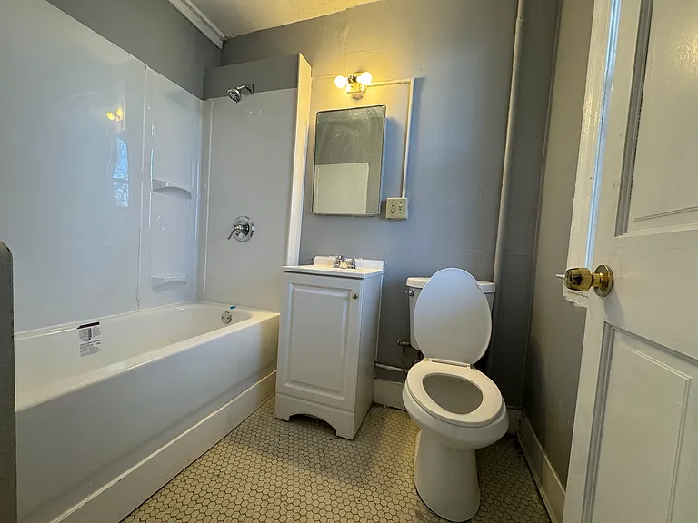 14 Standish St #2E — Photo 7