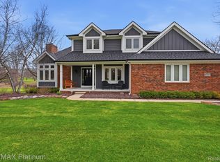 8757 Pebble Creek Dr, Pinckney, MI 48169