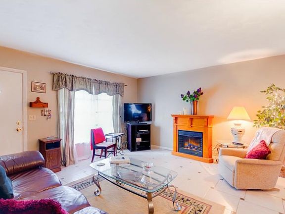 2nd image of 2748 Avocado Dr