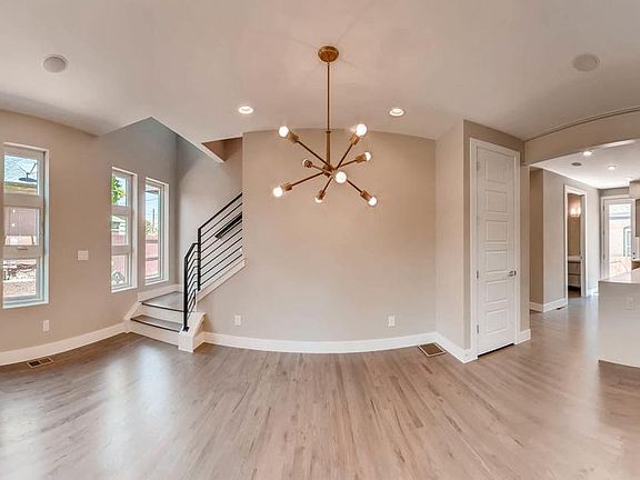 3rd image of 4432 Wyandot St