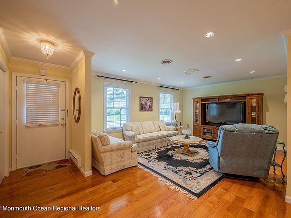 3rd image of 20 Dartmouth St #61