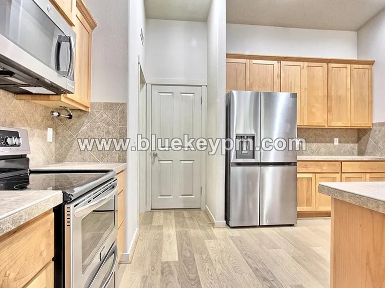 8701 NE 66th St — Photo 9