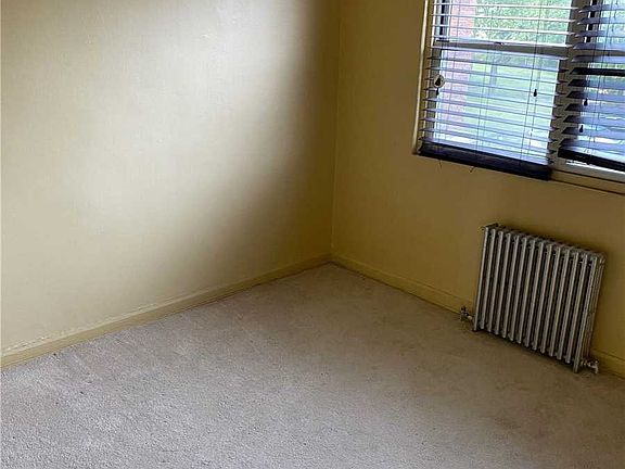 4th image of 1079 Fenwood Dr APT 3