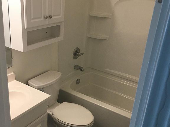 4th image of 8528 Sussex Ct