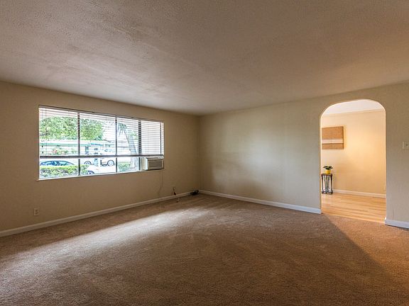 4th image of 1346 Orlando Dr