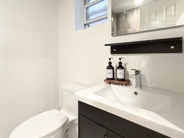 2129 Pine St #1F — Photo 14