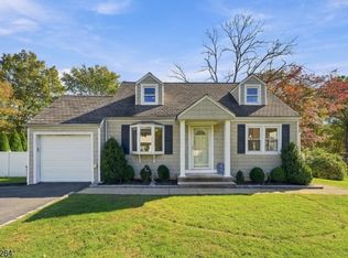 33 Kahl Rd, East Hanover Twp., NJ 07936