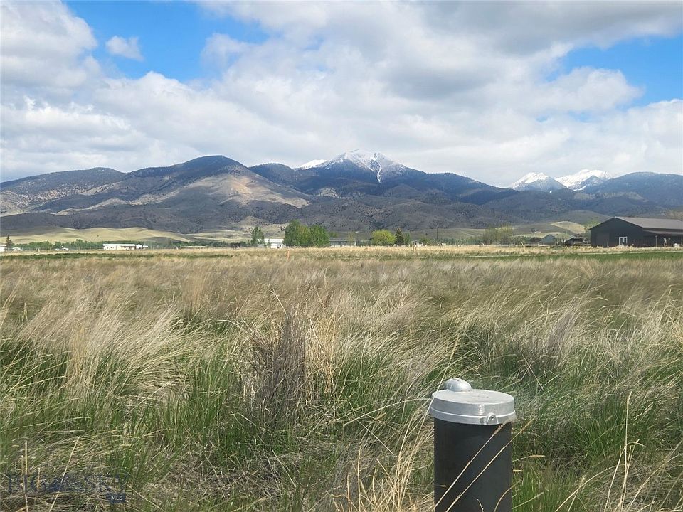 1st image of 17 Ruby Rock Rd