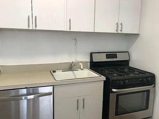 Rented by R New York | media 21