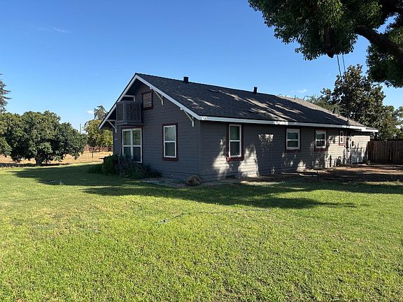 3rd image of 19317 E Parlier Ave