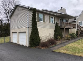 552 Burroughs St, Morgantown, WV 26505