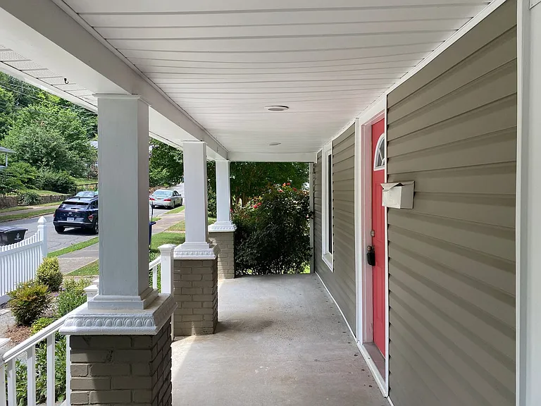203 Shawnee St — Photo 3