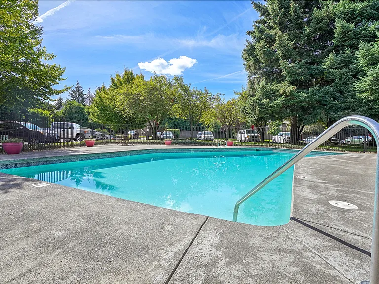 Oakbrook Apartments — Photo 11