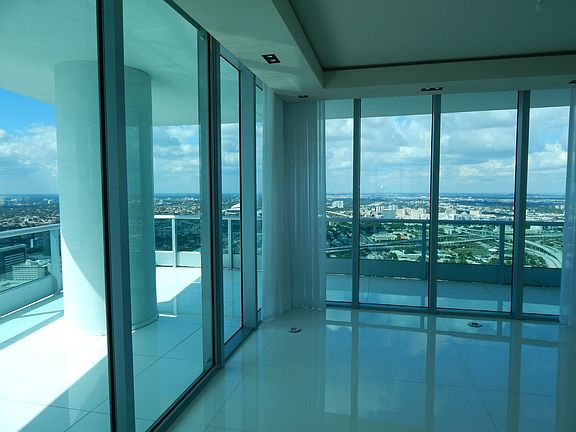 3rd image of 900 Biscayne Blvd #Ph6101