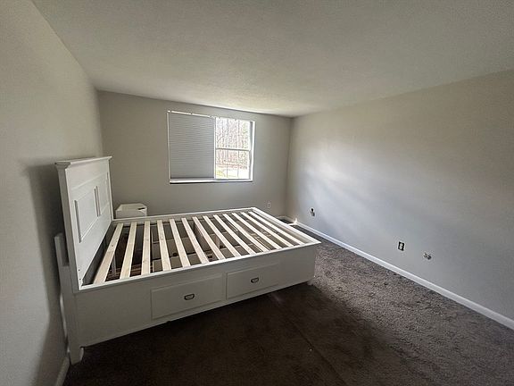 2nd image of 10 Leonard Rd #10