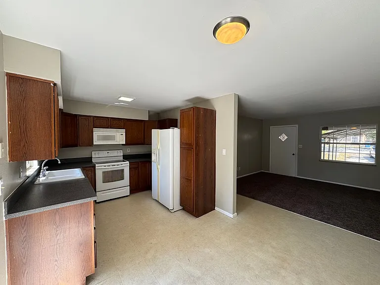 950 W French Ave — Photo 5