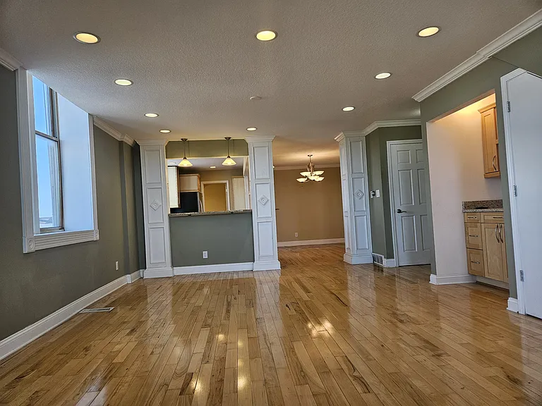 111 NW 2nd St #3 — Photo 7