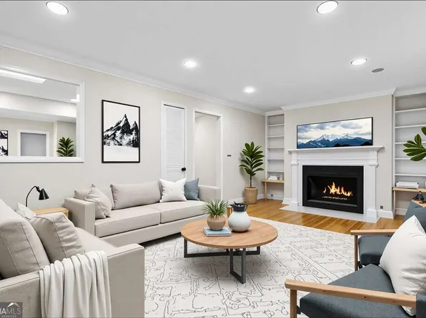 232 Peachtree Hollow Ct, Sandy Springs, GA 30328