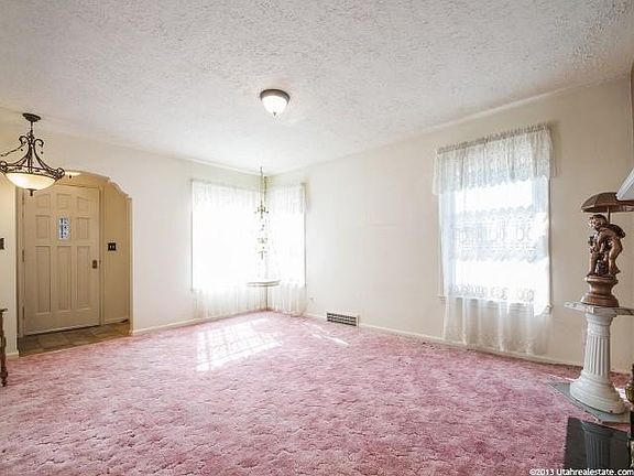 4th image of 849 E Gregson Ave