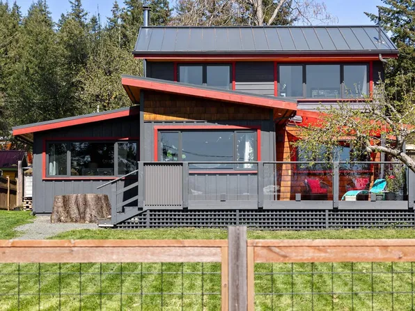 1304 Midden Rd, Comox Valley, BC V9M 2R6