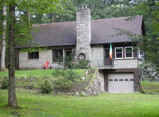 619 Perry Dr, Fayetteville, PA 17222