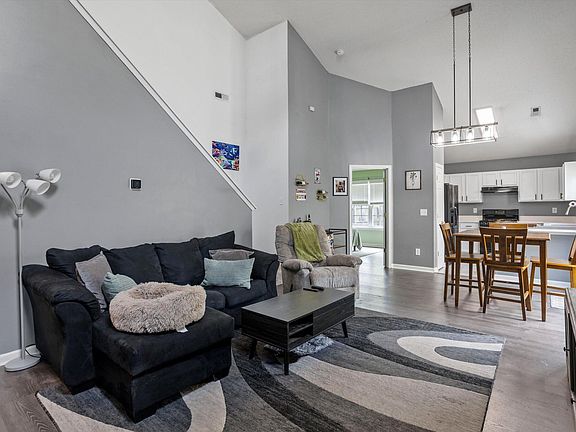 3rd image of 11025 Feather Grass Ln