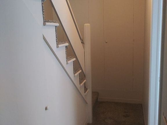 5th image of 511 E Saint Patrick St #18