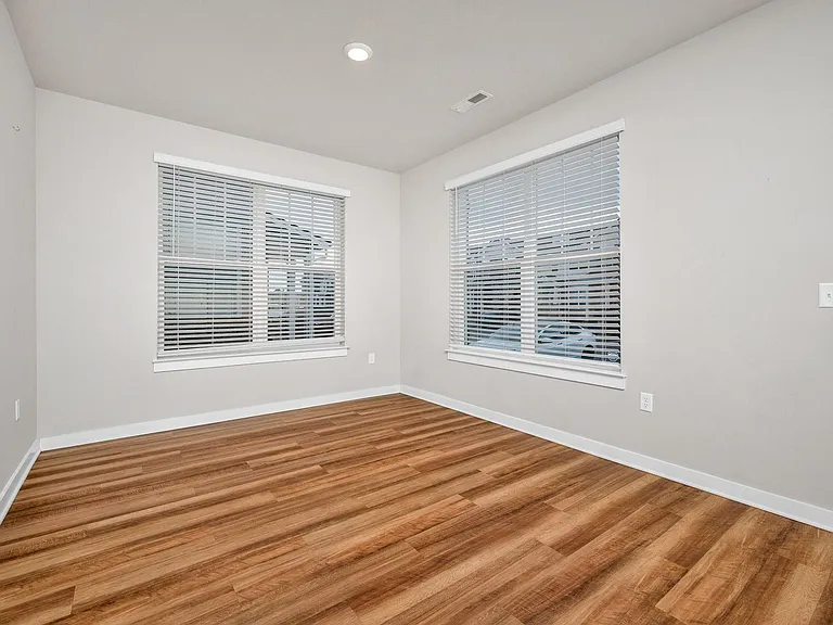 4228 Gandalf Ln — Photo 10