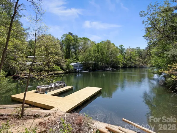 99999 N Lake Summit Rd, Zirconia, NC 28790