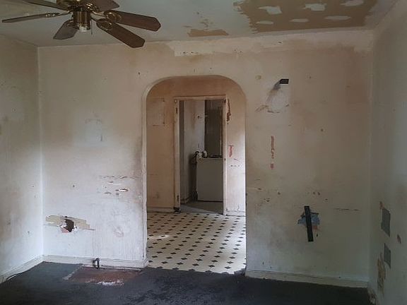 4th image of 94 W Dison Ave